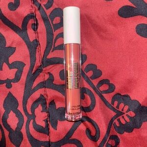 Makeup Revolution Obsession Lip Gloss - Shade Captivated